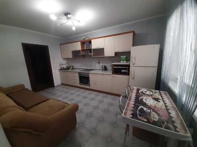 Здам довгостроково 1-к квартиру Київ, Дніпровський, Сосницька вул., 19