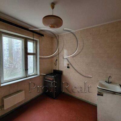 Продам 3-к квартиру Київ, Святошинський, Чорнобильська вул., 18