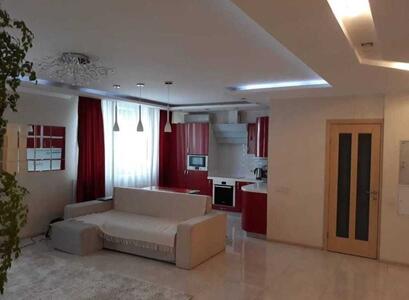 Здам довгостроково 3-к квартиру Київ, Подільський, Вишгородська вул., 45