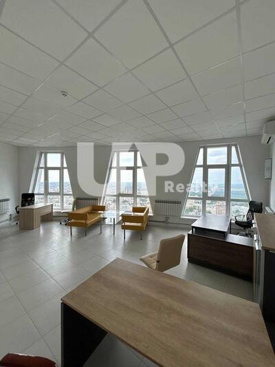 Оренда офісного приміщення 200.7 кв.м, Кловский спуск ул., Печерський район, Київ