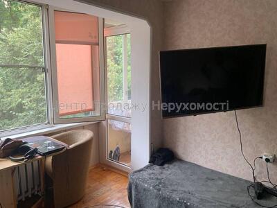 Продам 1-кімнатну біля метро Лукьянівська