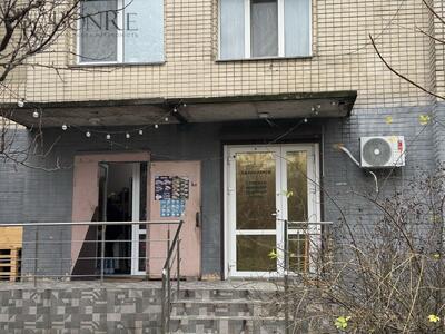 Продаж, Фасад, Торгове, вул. Симиренка, 68м2.