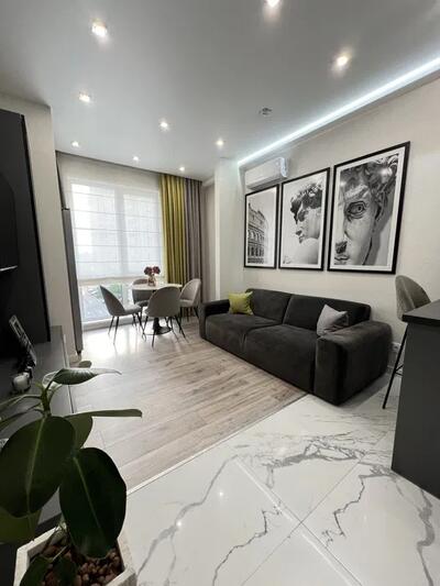 Продам 2к.квартиру вул. Максимовича 3