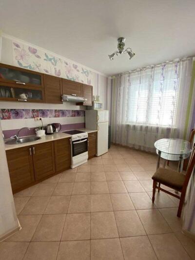 1-кімнатна, Юлії Здановської вул. (Михайла Ломоносова), 48, Голосфївський