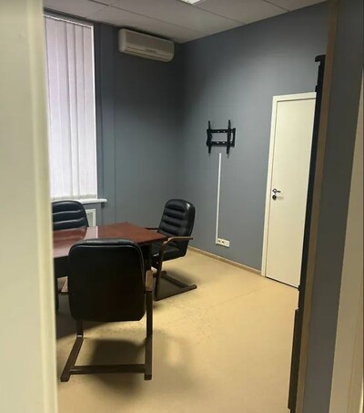 Пропонується нежиле приміщення 116м2 за адресою Олени Теліги, метро Дорогожичі.