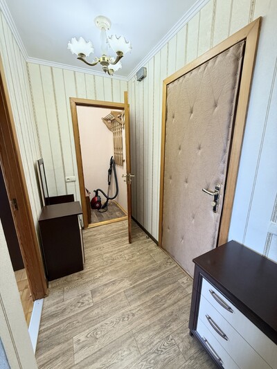 Продам 1-кімнатну квартиру метро Лісова