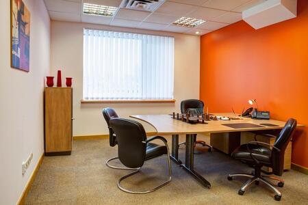 Приватний офіс для однієї особи в Regus City Horizon Tower