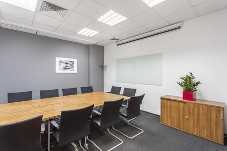 Сучасний офіс відкритого планування для 10 осіб у Regus Gulliver