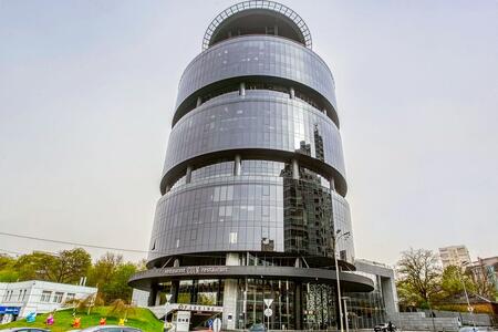 Приватний офіс для двох осіб у Regus IQ Centre