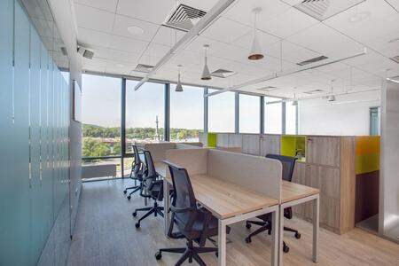 Оренда коворкінгу у Regus Silver Breeze