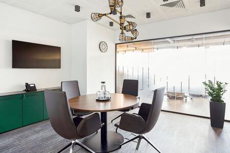 Все включено: професійний офіс для 4 осіб у Regus Forum West Side