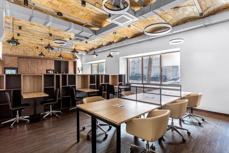 Оренда коворкінгу у Regus Podil Heritage