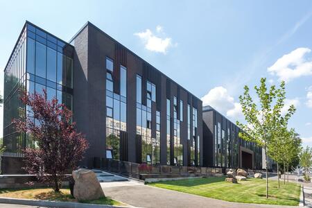 Приватний офіс для двох осіб у Regus Avenue 53