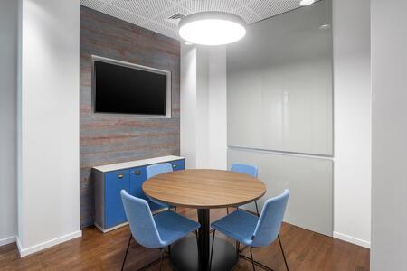 Все включено: професійний офіс для 4 осіб у Regus Avenue 53