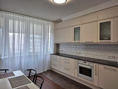 Здам 2-кімнатну квартиру, вулиця Драгоманова, д.4, Дарницький район, Київ