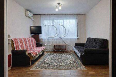 Продам 1-к квартиру Київ, Святошинський, Академіка Туполєва вул., 5Б