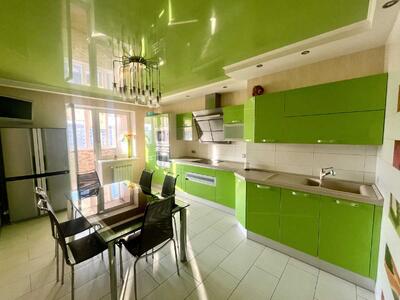 Здам довгостроково 2-к квартиру Київ, Дарницький, Анни Ахматової вул., 35А