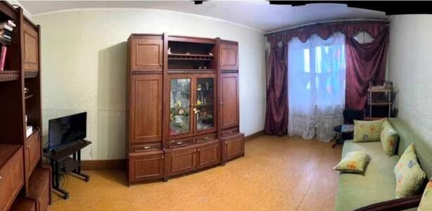 Продам 2-кімнатну квартиру на Харківському масиві, Дарницький район, вул. Тростянецька, 5.