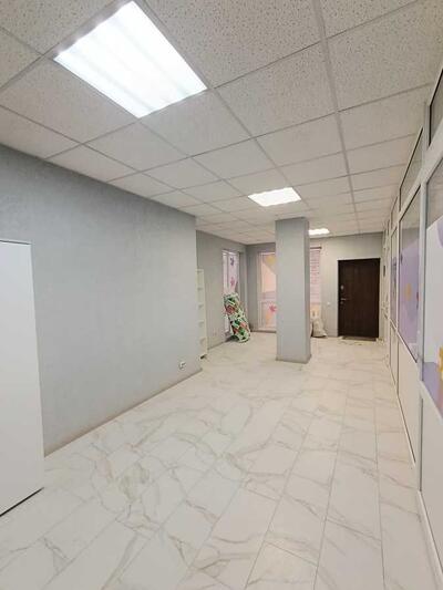 Продам офісне приміщення Київ, Дарницький, Євгена Харченка вул., 47