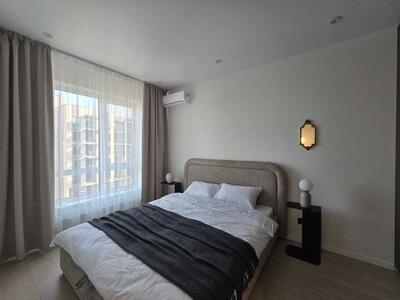 Продам 1-к квартиру Киев, Голосеевский, Метрологическая ул., 107В