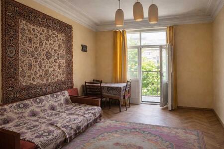 Продам 2-к квартиру Київ, Шевченківський, Пушкінська вул., 1-3/5