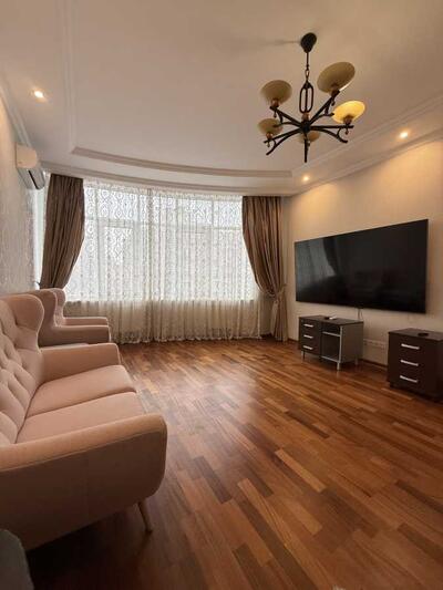 Продам 3-к квартиру Київ, Голосіївський, Антоновича вул., 103