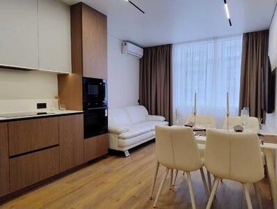 Продам 2-к квартиру Київ, Подільський, Олександра Олеся вул., 5