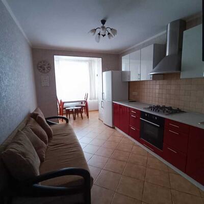 Здам довгостроково 1-к квартиру Бучанський, Петропавлівська Борщагівка, Соборна, 10Г