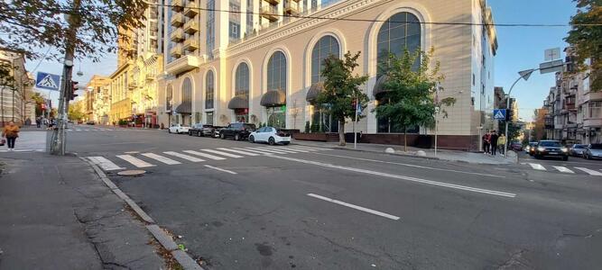 Продам 3-к квартиру Київ, Шевченківський, Бульварно-Кудрявська вул., 15