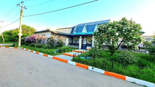 Продам приміщення вільного призначення Фастівський, Порадівка, Реаолюціїї, 1