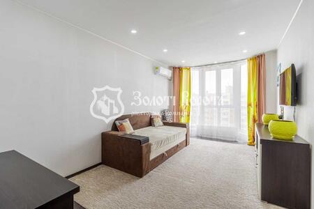 Продам 1-к квартиру Бучанський, Софіївська Борщагівка, Соборна вул., 126/16