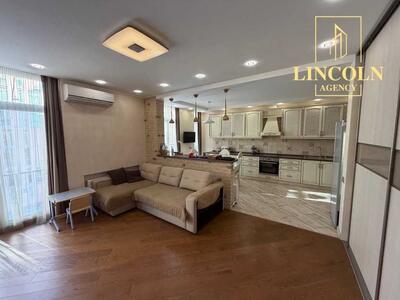 Продам 3-к квартиру Киев, Днепровский, Регенераторная ул., 4