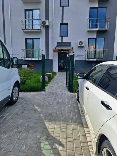 Продам приміщення вільного призначення Київ, Святошинський, Осіння вул., 71