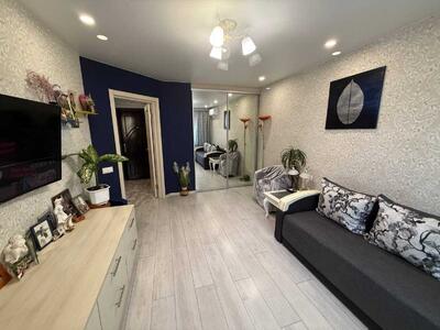 Продам 1-к квартиру Бучанський, Софіївська Борщагівка, Яблунева, 13Г