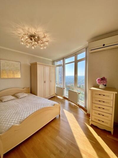 3-кімнатна, Науки просп., 80/73, Голосіївський