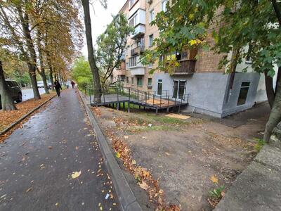 Здам довгостроково торгову площу Київ, Подільський, Червонопільська вул., 13/16