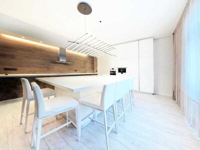 Здам довгостроково 3-к квартиру Київ, Печерський, Євгена Коновальця вул., 44а