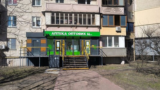 Оренда торгового приміщення н/ф 1 поверх 56,2 кв. вул. Княжий Затон, 12