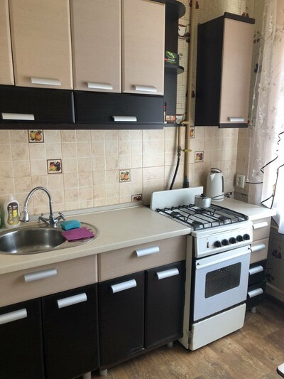 2 кімн. квартира, вул. Стражеска 9, Медмістечко