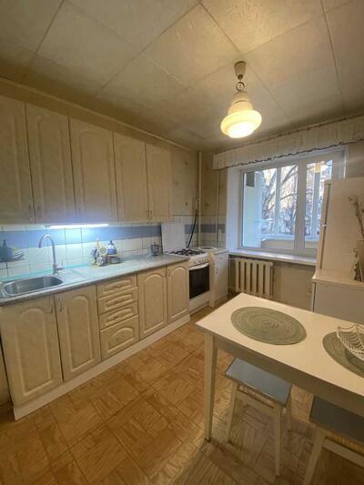 Продам 1-к квартиру Київ, Печерський, Московська вул., 17/2