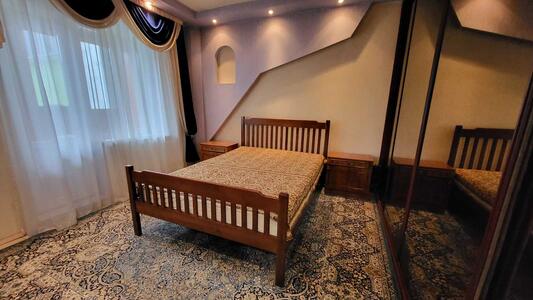 Здам довгостроково 2-к квартиру Київ, Дніпровський, Хорольська вул., 5