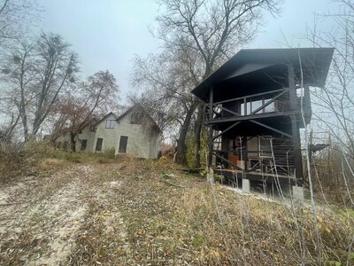 Продам базу відпочинку на березі Десни, Погреби!