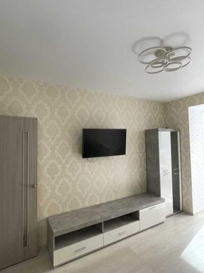 Здам довгостроково 2-к квартиру Бучанський, Софіївська Борщагівка, Героїв Небесної сотні, 26/19