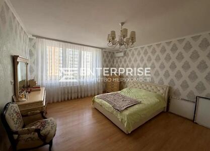 Продажа 2-к. квартири  вул. О. Пчілки  Дарницький р.