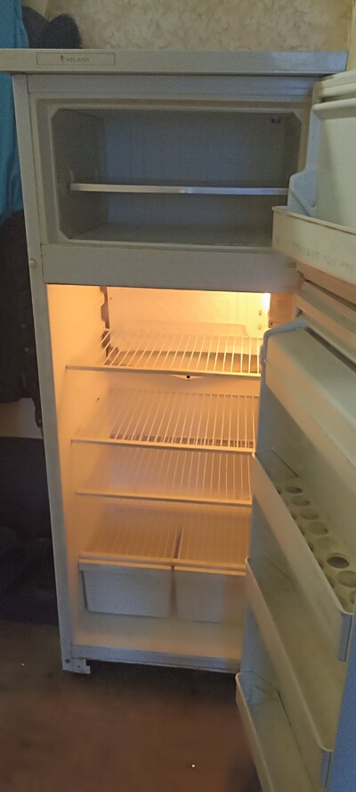 Холодильник Атлант б/у не робочий, под ремонт или на запчасти