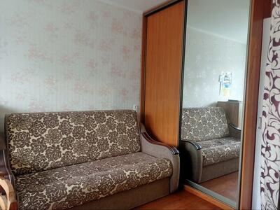 Продається квартира. Дніпровський район, вулиця Дмитра Багалія (Пожарського), 13, метро Дарниця