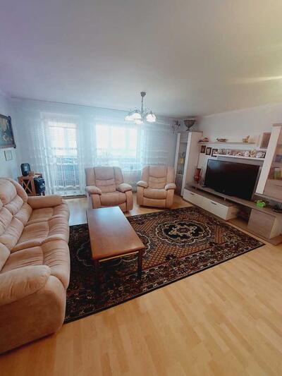 Сдам долгосрочно 3-к квартиру Киев, Святошинский, Петра Чаадаева ул., 2Б