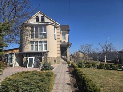 Продам 4-к будинок Фастівський, Данилівка, Центральна