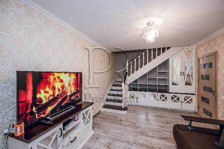 Продам 3-к квартиру Києво-Святошинський, Софіївська Борщагівка, Радужна вулиця, 137