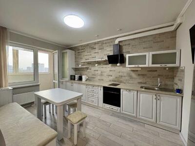 Продам 1-к квартиру Київ, Дніпровський, Краківська вул., 27